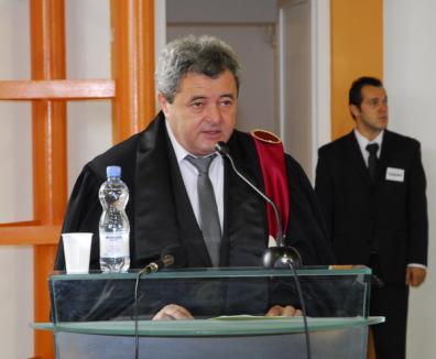 Surpriză-şoc: Rectorul Antal nu se poate bucura de sancţionarea lui Grebenişan, deoarece chiar juriştii Universităţii o consideră ilegală! 